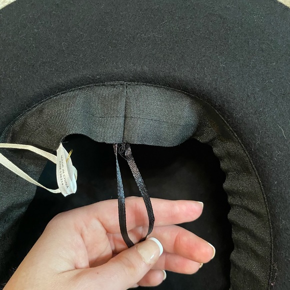 Black fedora hat - Picture 5 of 6